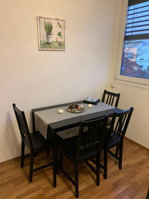 Charmante Wohnung In St. Peter. Graz Esterno foto